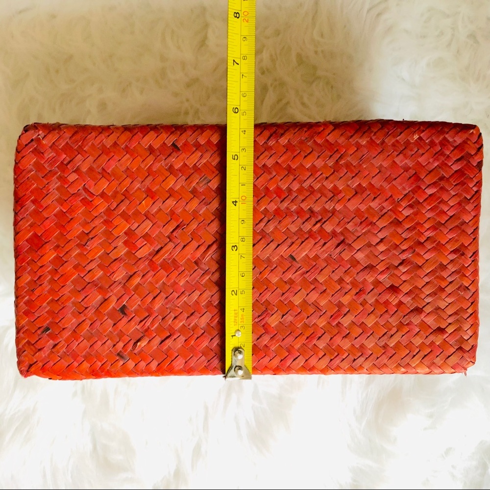 Small Weaved Rectangular Container - Picture 14 of 15